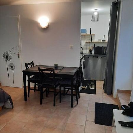 Le Petit Cocon Lägenhet Cerizay Exteriör bild